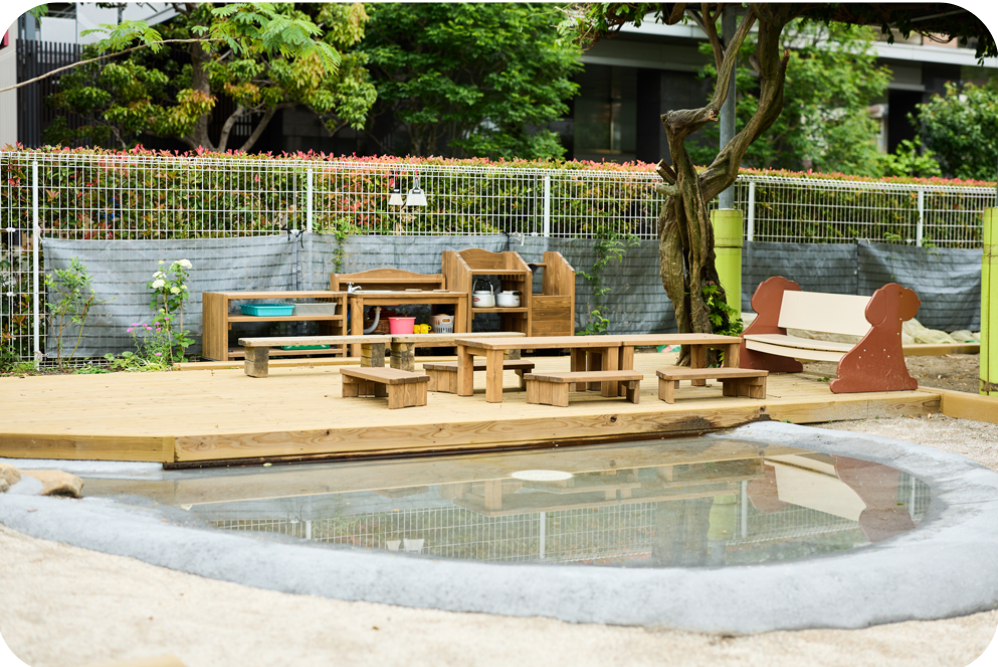 聖母の騎士幼稚園園庭じゃぶじゃぶ池